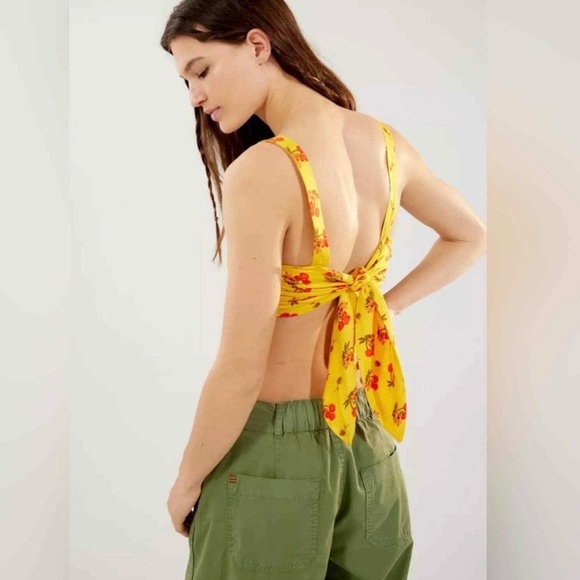 Urban Outfitters UO Jade Scarf Tie Back Crop Cami Tank Yellow Cherry Print M - Picture 2 of 5